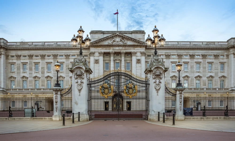 Πώς θα ήταν η ζωή σου αν ζούσες στο ανάκτορο του Μπάκιγχαμ;